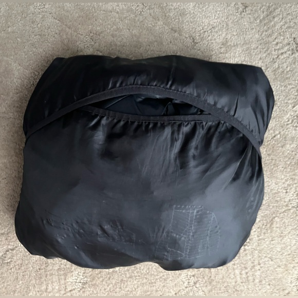 SWISS TECH foldable lightweight puffer jacket - Picture 9 of 10